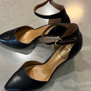 Clarks Crewso Reading Black Leather Ankle Strap Heels, Size 8.5 M, EUC